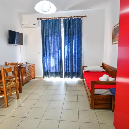 Epavlis Apartments ポルト・ヘリ エクステリア 写真
