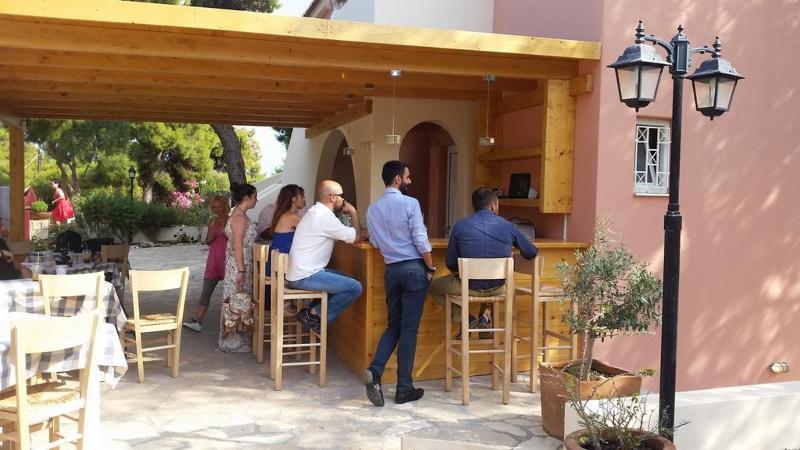 Epavlis Apartments ポルト・ヘリ エクステリア 写真