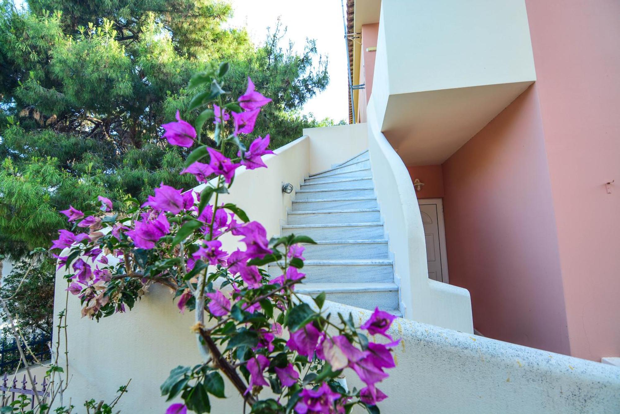 Epavlis Apartments ポルト・ヘリ エクステリア 写真