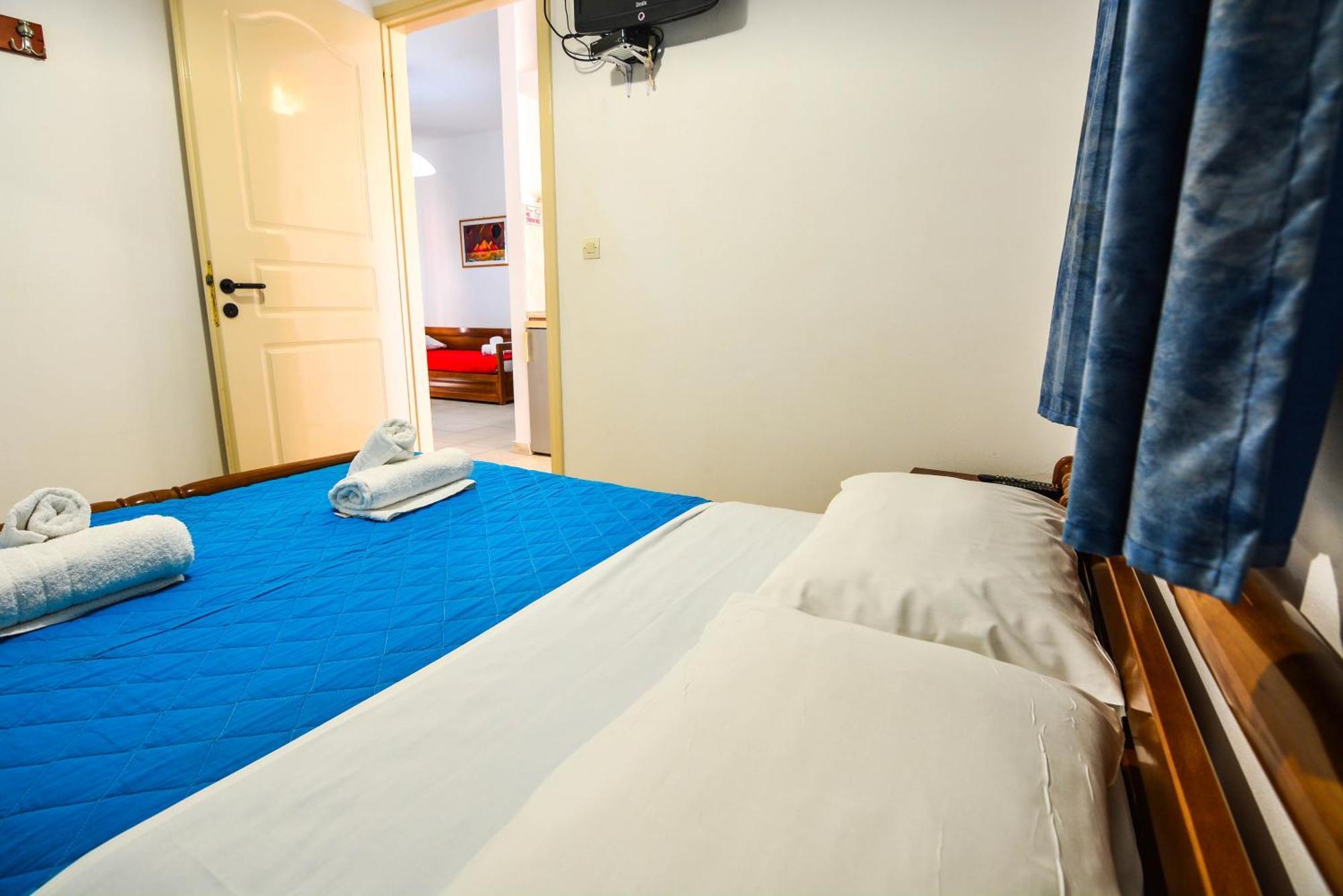Epavlis Apartments ポルト・ヘリ エクステリア 写真