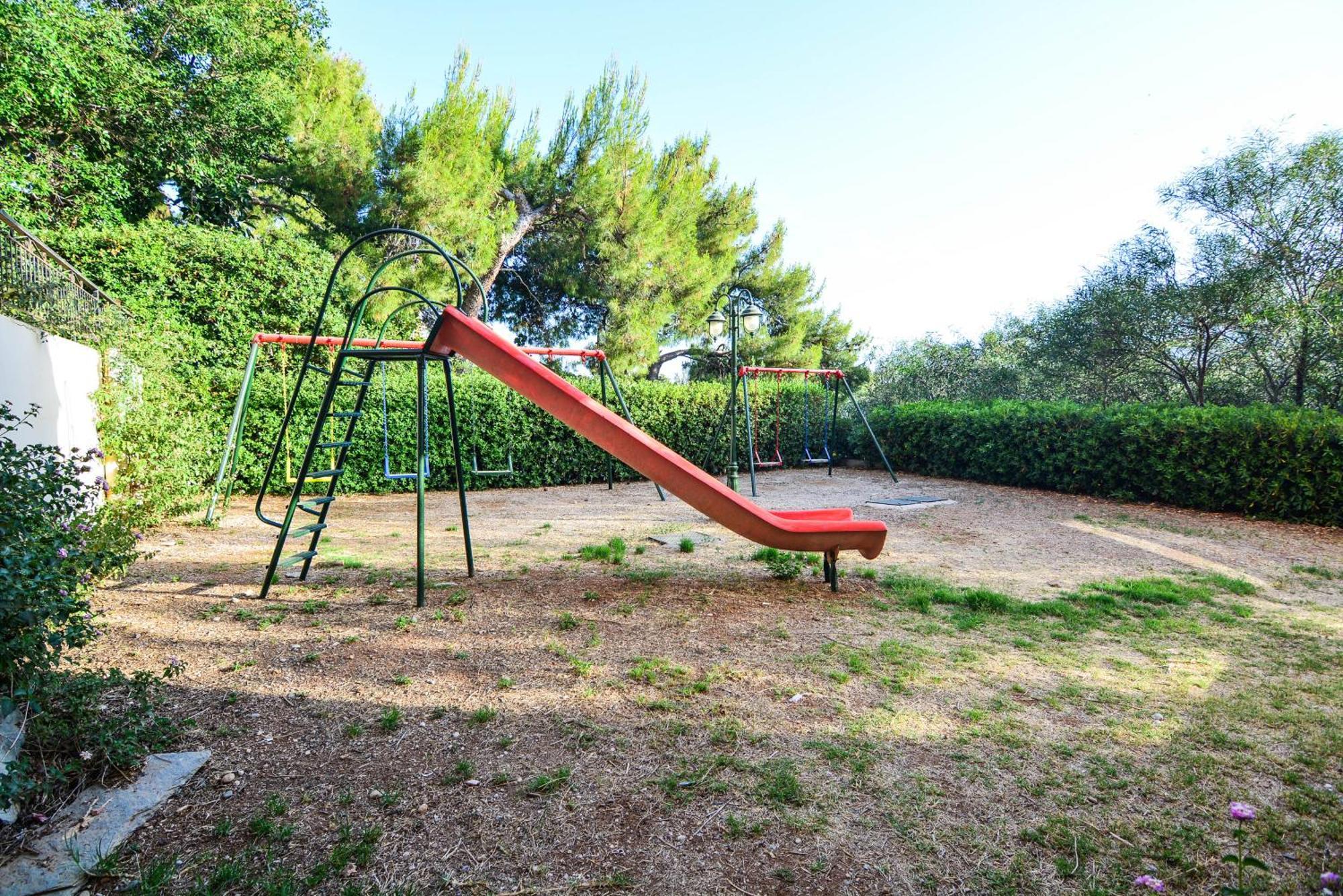 Epavlis Apartments ポルト・ヘリ エクステリア 写真