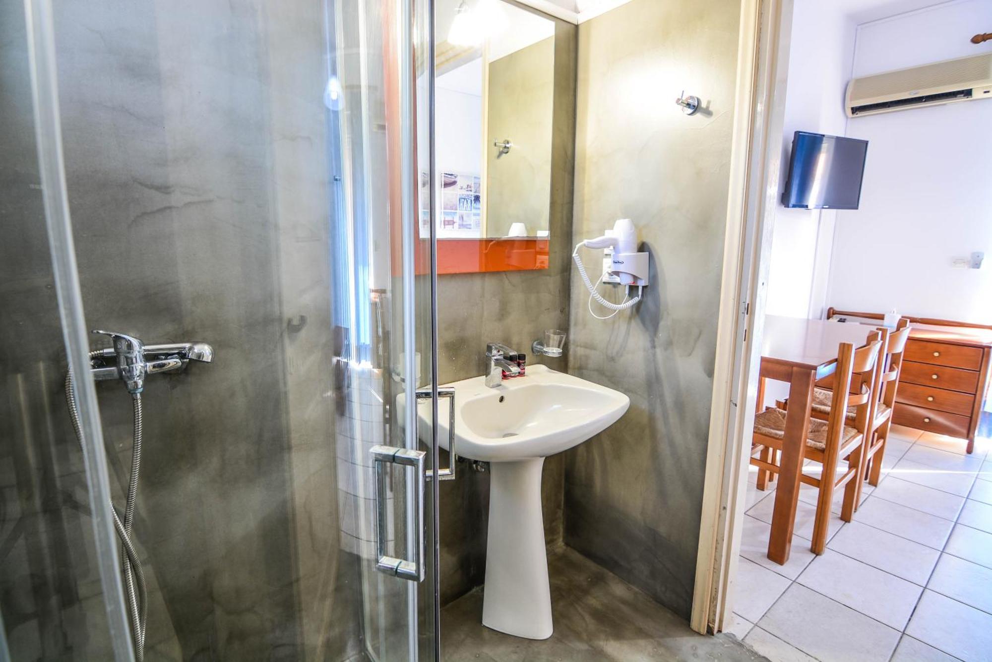 Epavlis Apartments ポルト・ヘリ エクステリア 写真